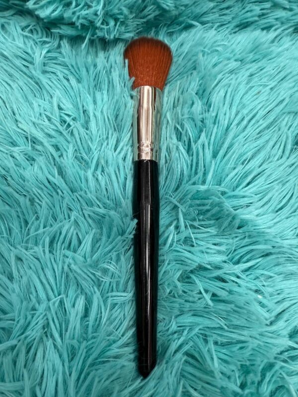 Single Soft Synthetic Hair High Quality Makeup Brush multip,  Multiple colour available
