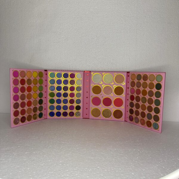 117 Colour Bronze Girl Kuromi Sanrio Eyeshadow Palette