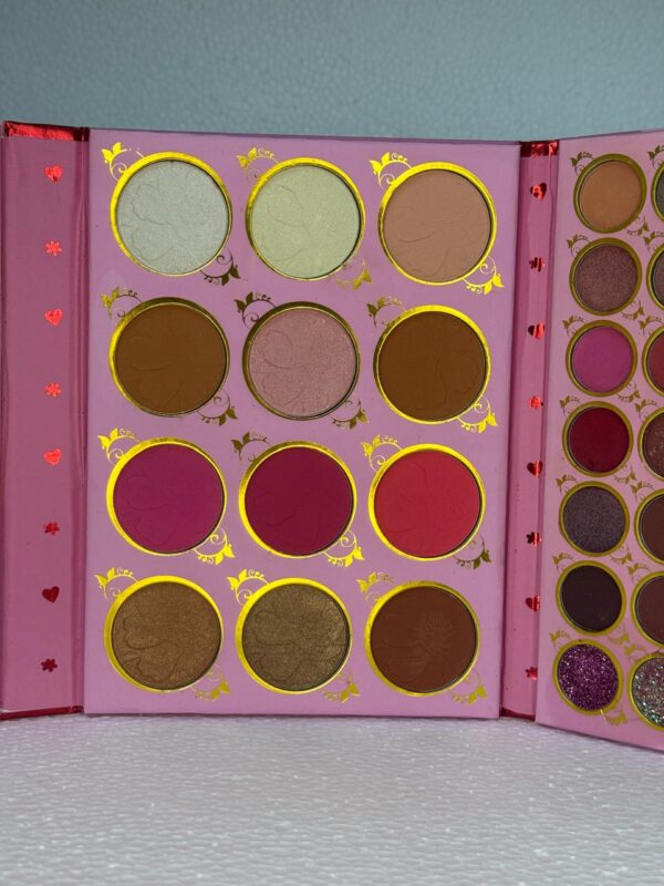 117 Colour Bronze Girl Kuromi Sanrio Eyeshadow Palette - Image 5