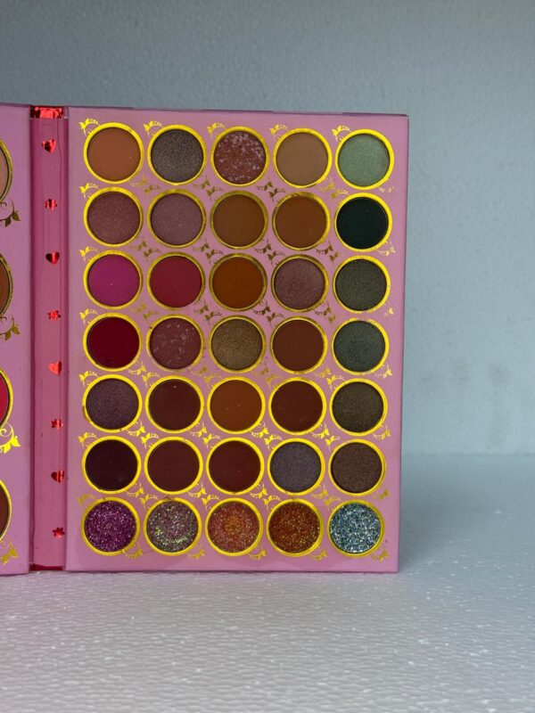 117 Colour Bronze Girl Kuromi Sanrio Eyeshadow Palette - Image 6