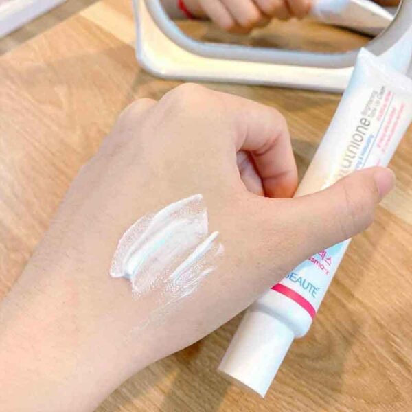 100% Autentic Beaute Glutathione Brightening Tone Up Cream- 45ml - Image 3